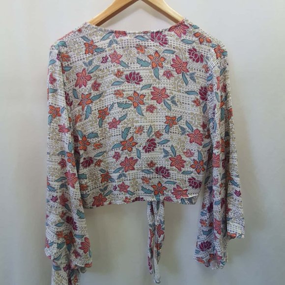 TIGERLILY Zautla Long Bell Sleeve Tie Front Floral Crop Top - Picture 10 of 12